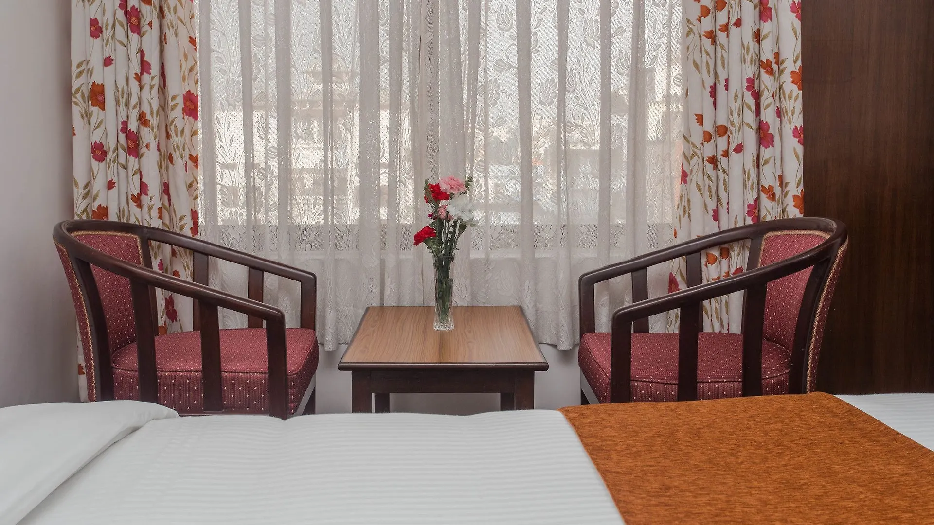 Fuji Hotel Kathmandu 2*,